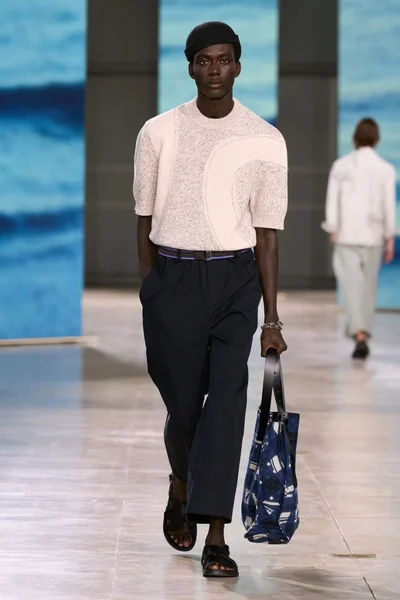 Look 37